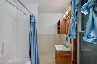 93 North St, North Adams, MA 01247 - Photo 7
