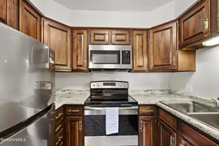 108 E Housatonic St, Pittsfield, MA 01201 - Photo 9