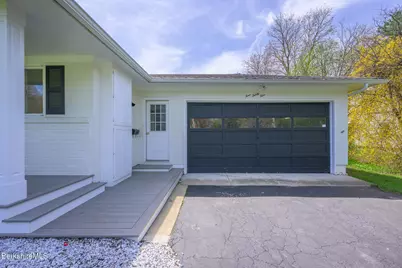 434 Williams St, Pittsfield, MA 01201 - Photo 3