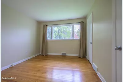 434 Williams St, Pittsfield, MA 01201 - Photo 29