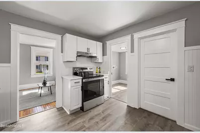 100 Essex St, Pittsfield, MA 01201 - Photo 17