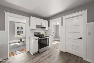 100 Essex St, Pittsfield, MA 01201 - Photo 17