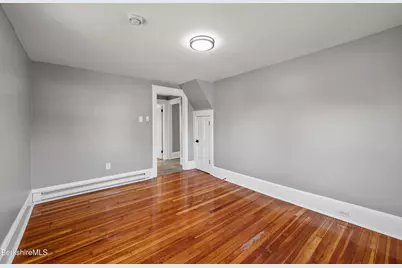 100 Essex St, Pittsfield, MA 01201 - Photo 27