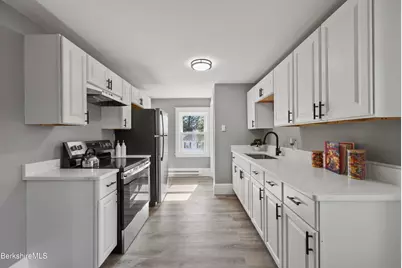 100 Essex St, Pittsfield, MA 01201 - Photo 33