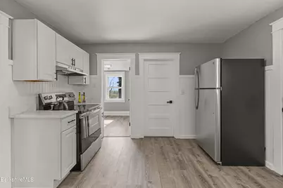 100 Essex St, Pittsfield, MA 01201 - Photo 17