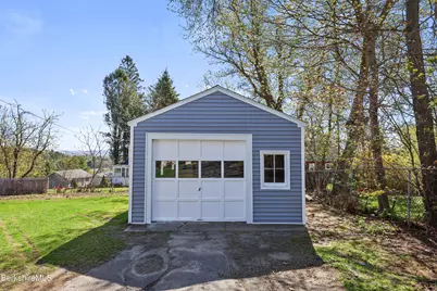 100 Essex St, Pittsfield, MA 01201 - Photo 49