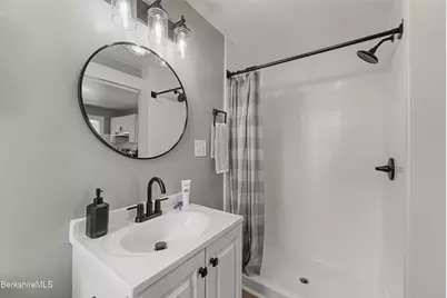 100 Essex St, Pittsfield, MA 01201 - Photo 21