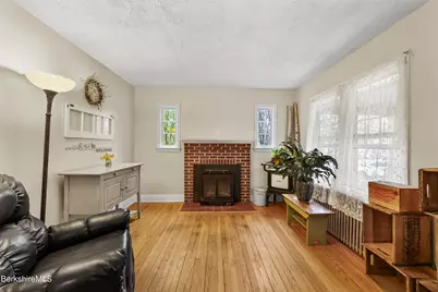 16 Kensington Ave, Pittsfield, MA 01201 - Photo 7