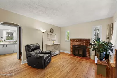 16 Kensington Ave, Pittsfield, MA 01201 - Photo 9