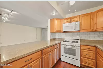 3 Rolling #2, Lenox, MA 01240 - Photo 3