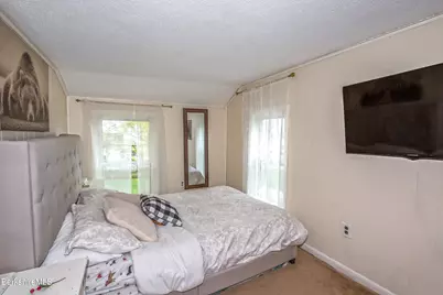 32 Lakeview St, Pittsfield, MA 01201 - Photo 35