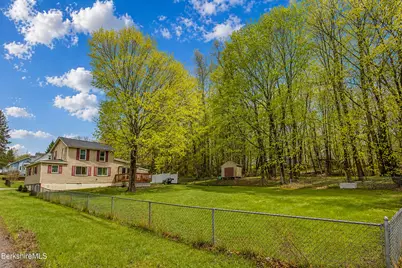 32 Lakeview St, Pittsfield, MA 01201 - Photo 7