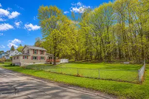 32 Lakeview St, Pittsfield, MA 01201 - Photo 9