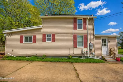 32 Lakeview St, Pittsfield, MA 01201 - Photo 5