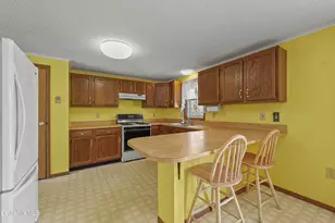 9 Donovan St, Pittsfield, MA 01201 - Photo 7