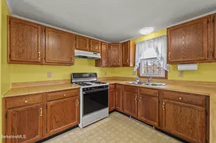 9 Donovan St, Pittsfield, MA 01201 - Photo 5