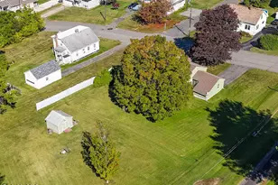 16 Anthony St, Adams, MA 01220 - Photo 23