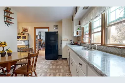 16 Anthony St, Adams, MA 01220 - Photo 9