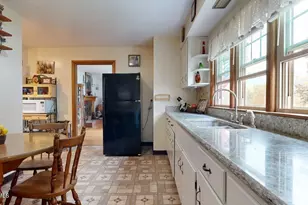 16 Anthony St, Adams, MA 01220 - Photo 9