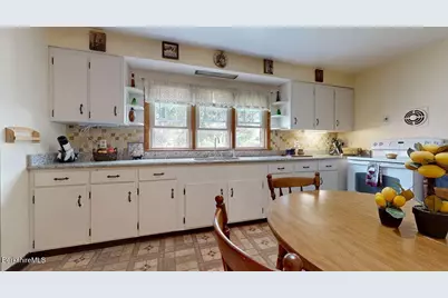 16 Anthony St, Adams, MA 01220 - Photo 7
