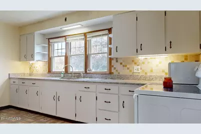 16 Anthony St, Adams, MA 01220 - Photo 11