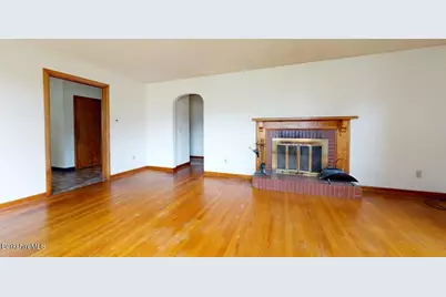 16 Anthony St, Adams, MA 01220 - Photo 9