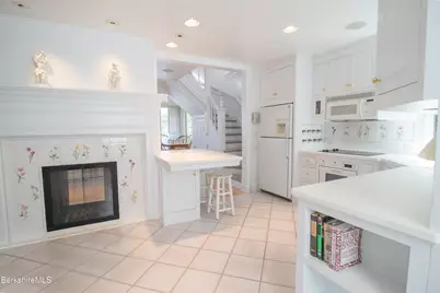 10 Mahkeenac Shores Rd, Stockbridge, MA 01262 - Photo 15