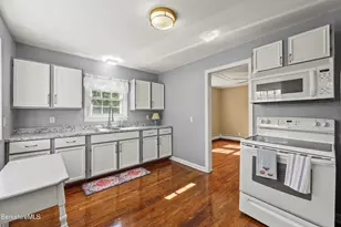 276 Pecks Rd, Pittsfield, MA 01201 - Photo 15