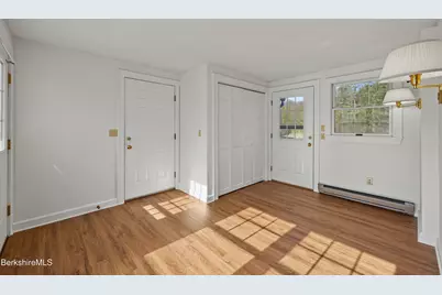 194 Eleanor Rd, Pittsfield, MA 01201 - Photo 15