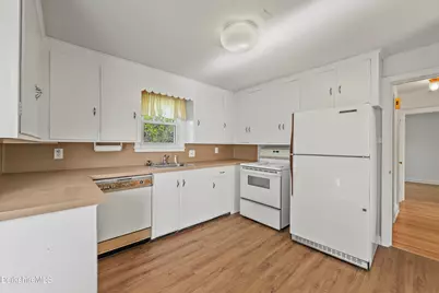 194 Eleanor Rd, Pittsfield, MA 01201 - Photo 13