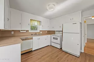 194 Eleanor Rd, Pittsfield, MA 01201 - Photo 13