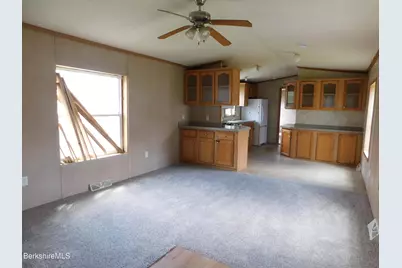 3 Lakewood Cir, Pittsfield, MA 01201 - Photo 9