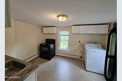 168 Prospect St, North Adams, MA 01247 - Photo 9