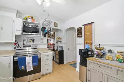 53 Edison Ave, Pittsfield, MA 01201 - Photo 17
