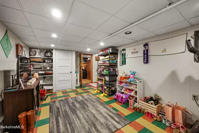 60 Willow St, Adams, MA 01220 - Photo 17