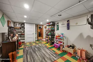 60 Willow St, Adams, MA 01220 - Photo 17