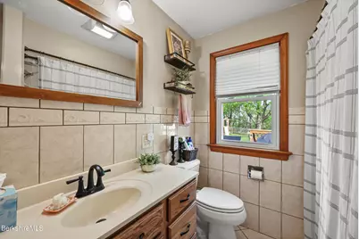 60 Willow St, Adams, MA 01220 - Photo 9