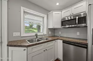 34 Upton St, Adams, MA 01220 - Photo 9
