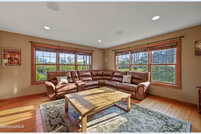 63 Blythewood Dr, Pittsfield, MA 01201 - Photo 5