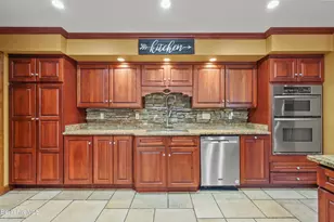 63 Blythewood Dr, Pittsfield, MA 01201 - Photo 17