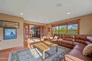 63 Blythewood Dr, Pittsfield, MA 01201 - Photo 11