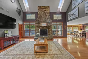 63 Blythewood Dr, Pittsfield, MA 01201 - Photo 17
