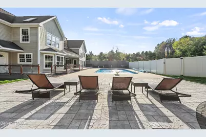 63 Blythewood Dr, Pittsfield, MA 01201 - Photo 3