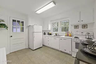 66 Wilson St, Pittsfield, MA 01201 - Photo 9