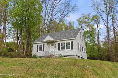 66 Wilson St, Pittsfield, MA 01201 - Photo 3