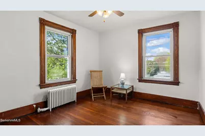 8 Mohegan St, Pittsfield, MA 01201 - Photo 19