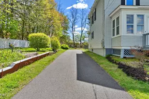 8 Mohegan St, Pittsfield, MA 01201 - Photo 3
