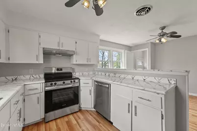 294 Dalton Ave, Pittsfield, MA 01201 - Photo 15