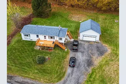 33 Gattuso Dr, North Adams, MA 01247 - Photo 9