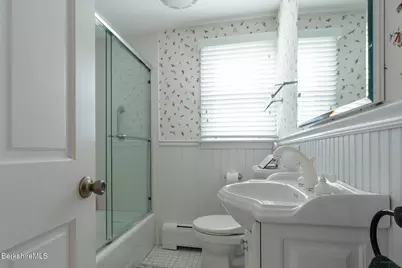 15 Sunrise St, Lanesborough, MA 01237 - Photo 17